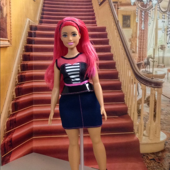 curvy barbie made to move dancer